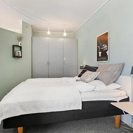 아파트 Bad, Lejl 106